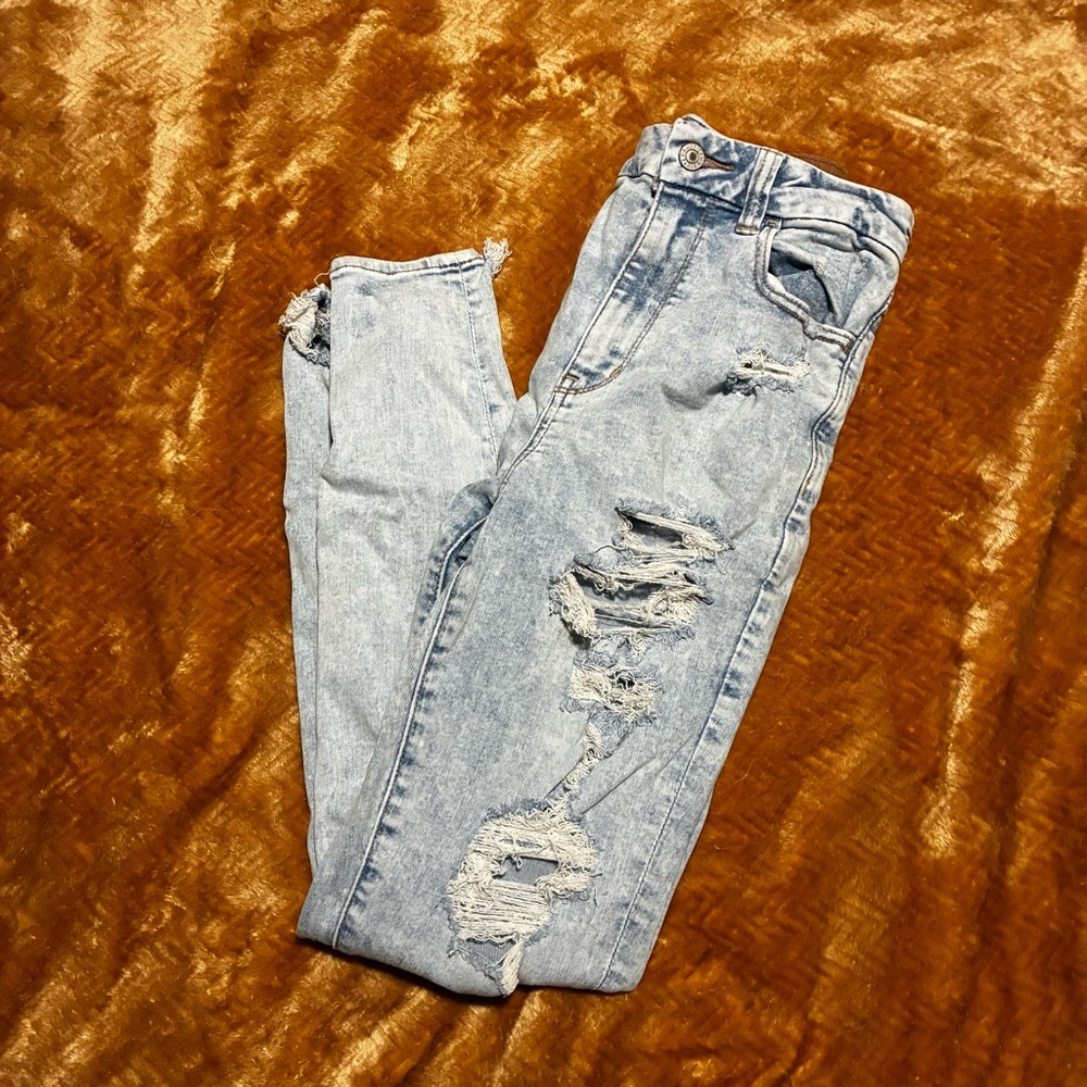 American Eagle Outfitters Light Blue Distressed Skinny Jeans